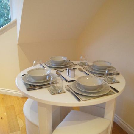 Modern, Cosy Apartment In Bearsden With Private Parking Glasgow Exterior foto