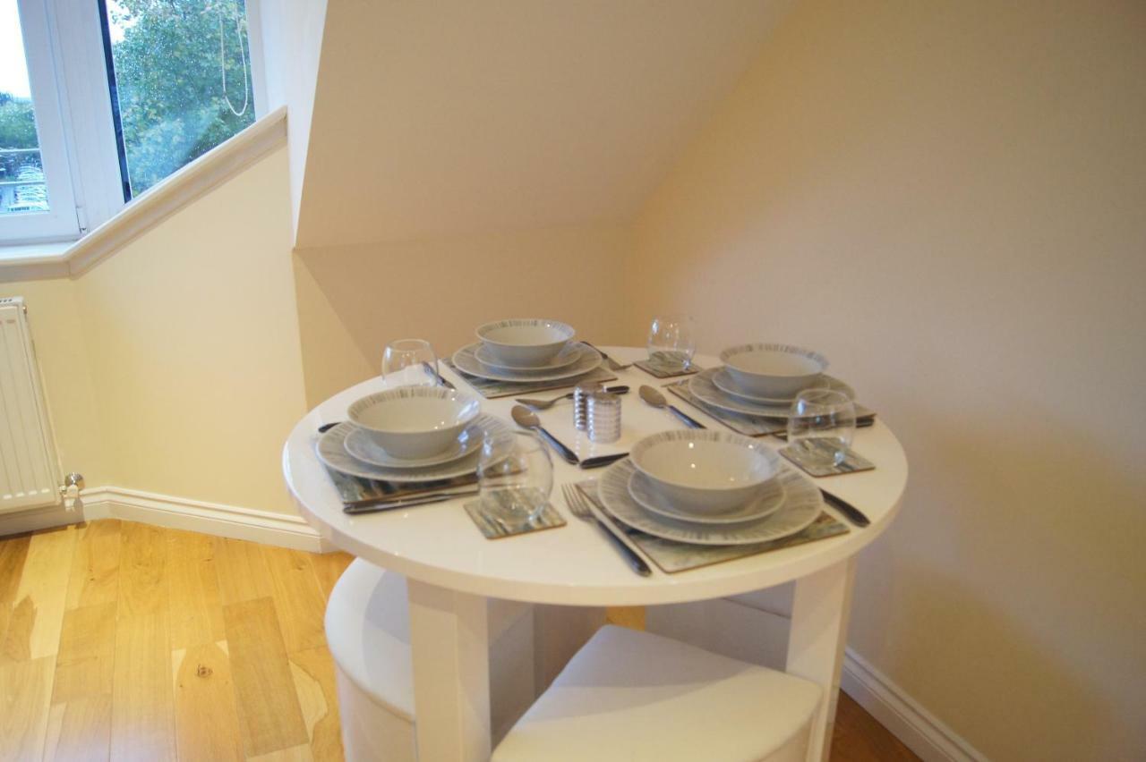 Modern, Cosy Apartment In Bearsden With Private Parking Glasgow Exterior foto